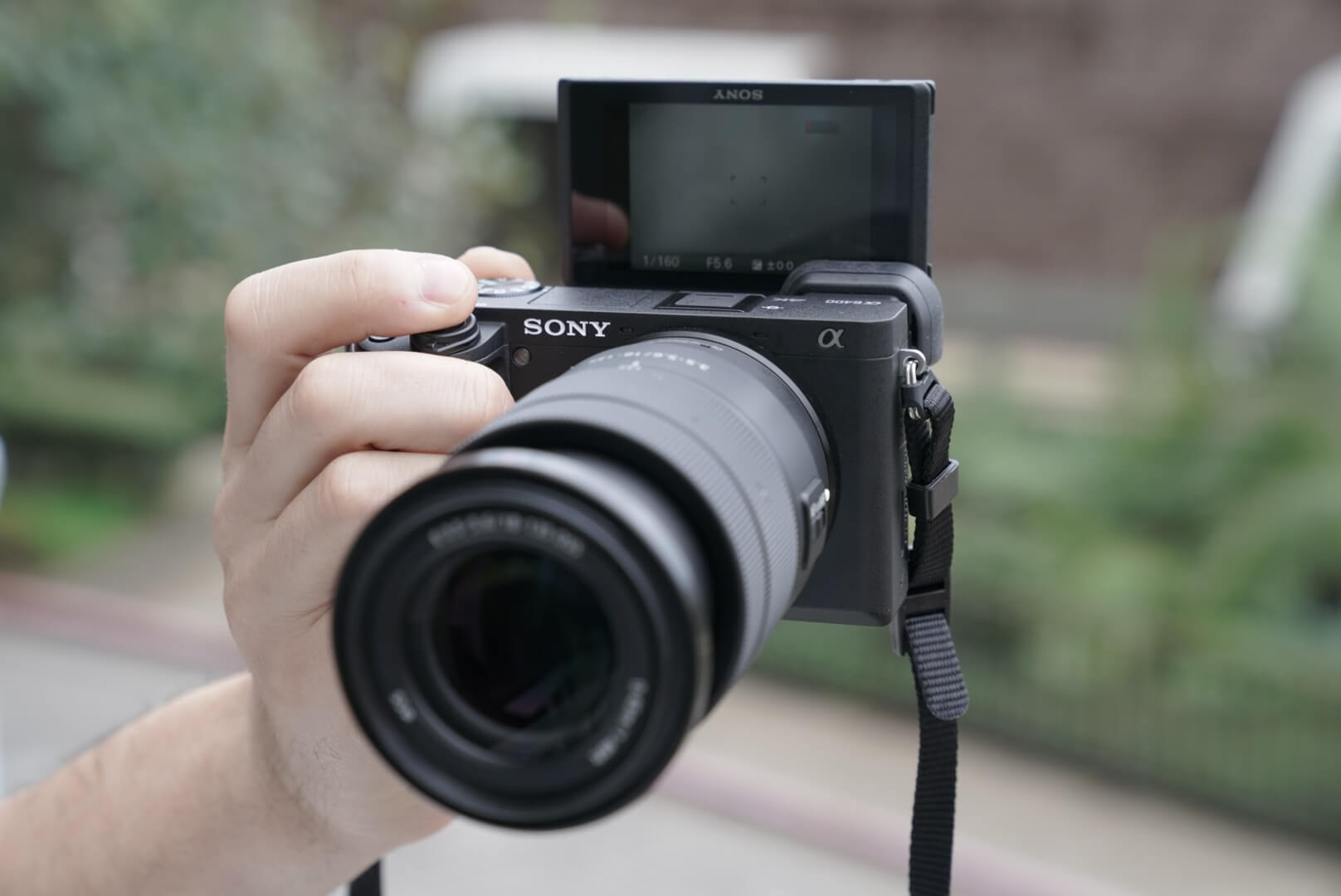 Kit Sony a6400 + Lente 16-50mm e 18-105mm - eMania Foto e Video