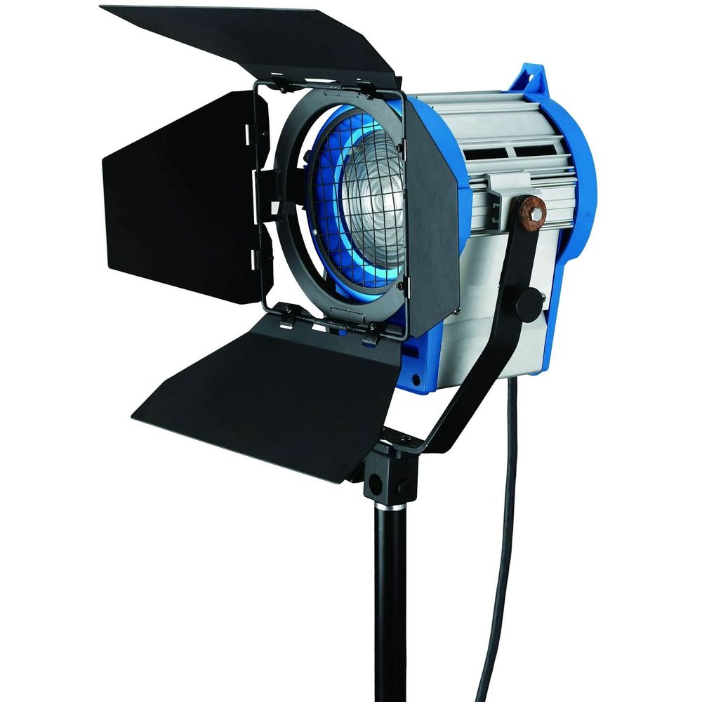Refletor---Iluminador-Fresnel-Spotlight-de-650W-Profissional-com-Dimmer--110V- Refletor---Iluminador-Fresnel-Spotlight-de-650W-Profissional-com-Dimmer--110V-