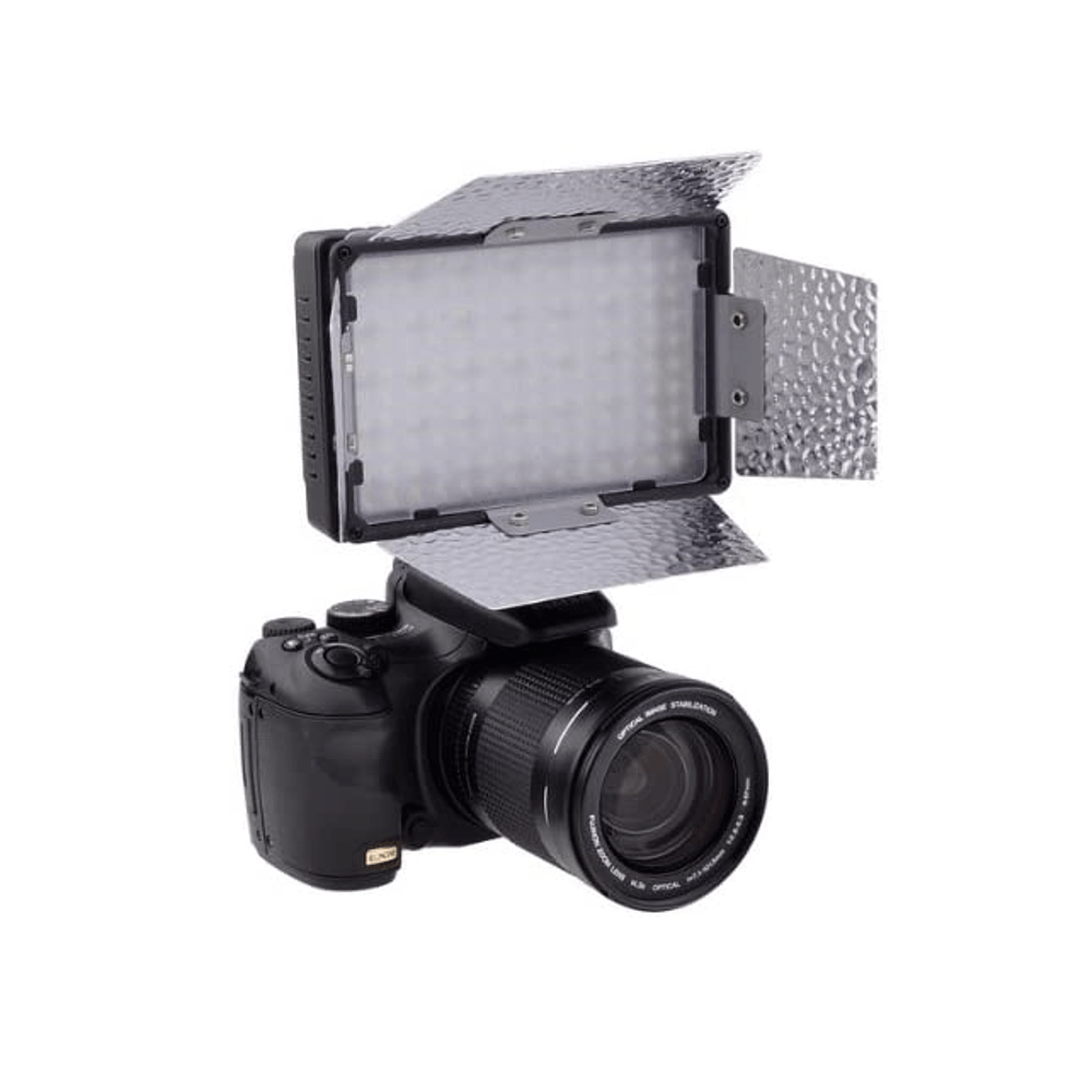 Iluminador-Led-CN-140-Video-Light-DV-com-Bateria-Interna-para-Cameras-e-Filmadoras Iluminador-Led-CN-140-Video-Light-DV-com-Bateria-Interna-para-Cameras-e-Filmadoras