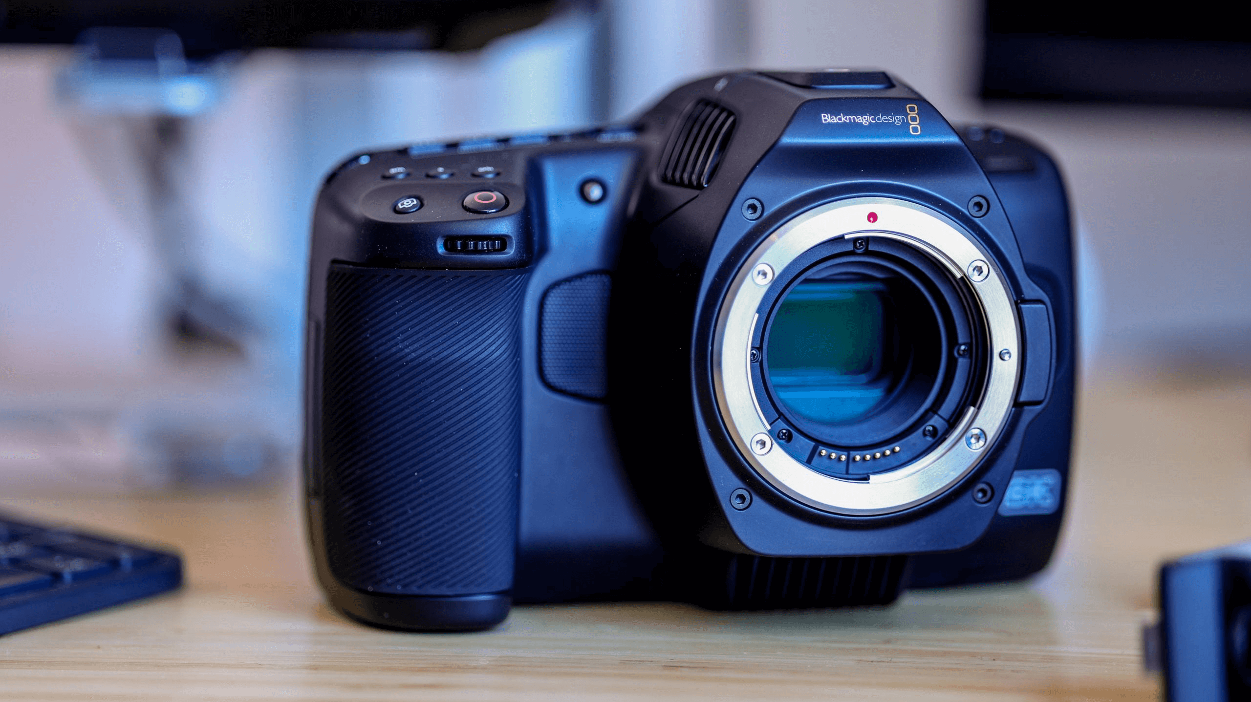 Blackmagic Pocket 6KPro Cinema - eMania Foto e Video
