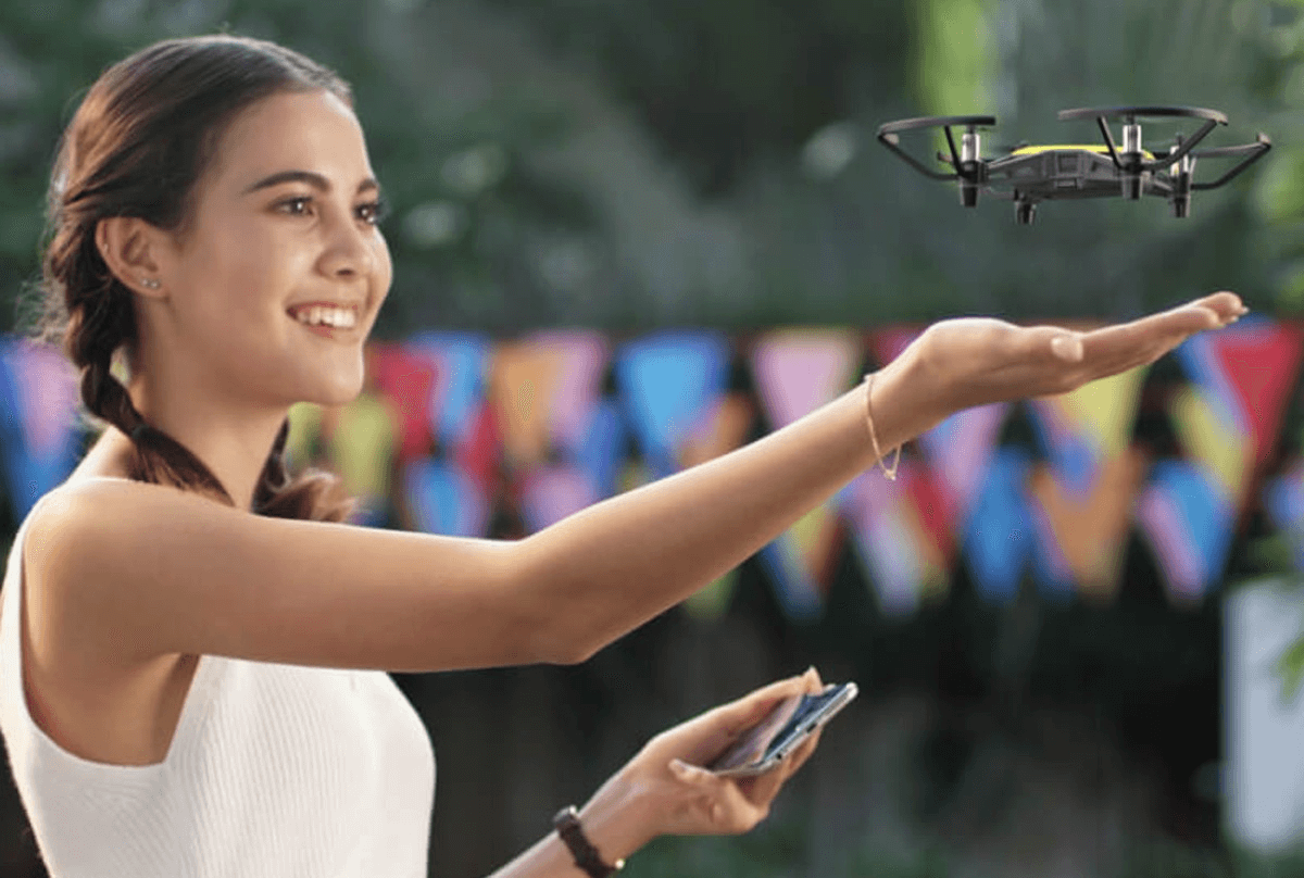 Drone DJI Tello Boost Combo - eMania Foto e Video Drone DJI Tello Boost Combo - eMania Foto e Video