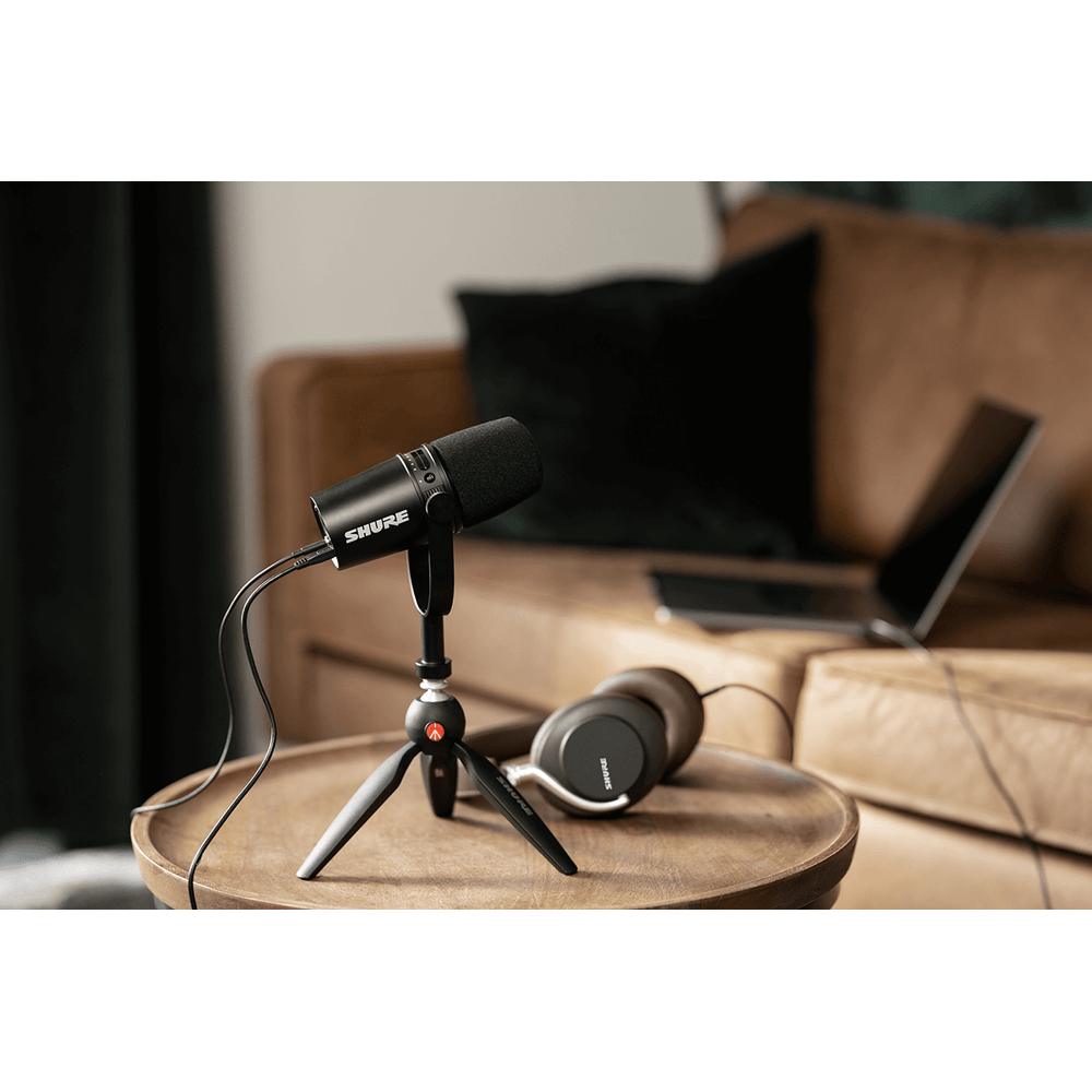 Kit Podcast Microfone Shure MV7 e Tripé - WorldView
